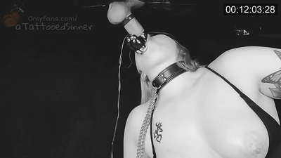 ગ્લોરીહોલ પર સંપૂર્ણ tits સાથે સુંદર છોકરી